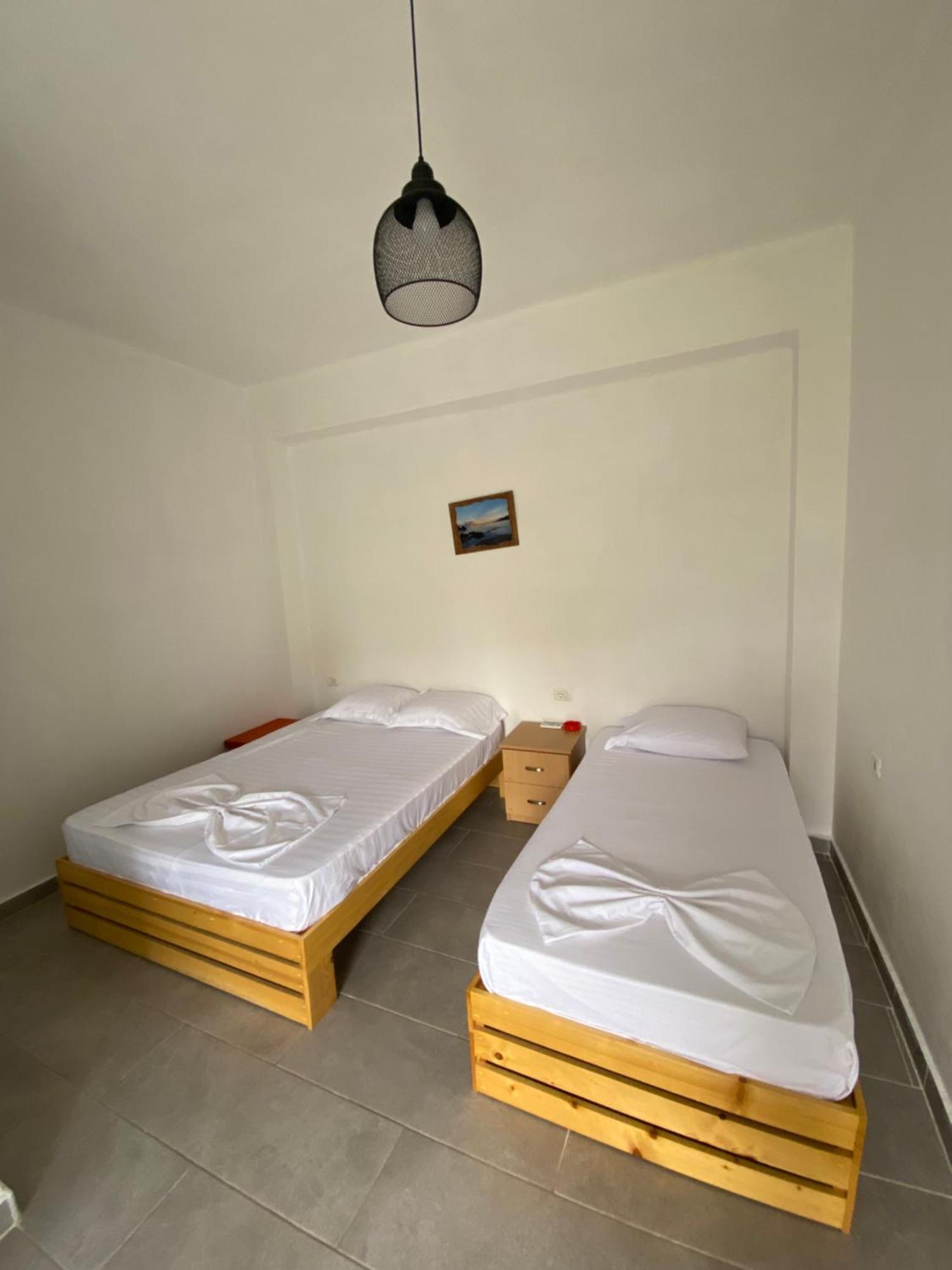 Eleni'S Holiday Rooms Himara Kültér fotó