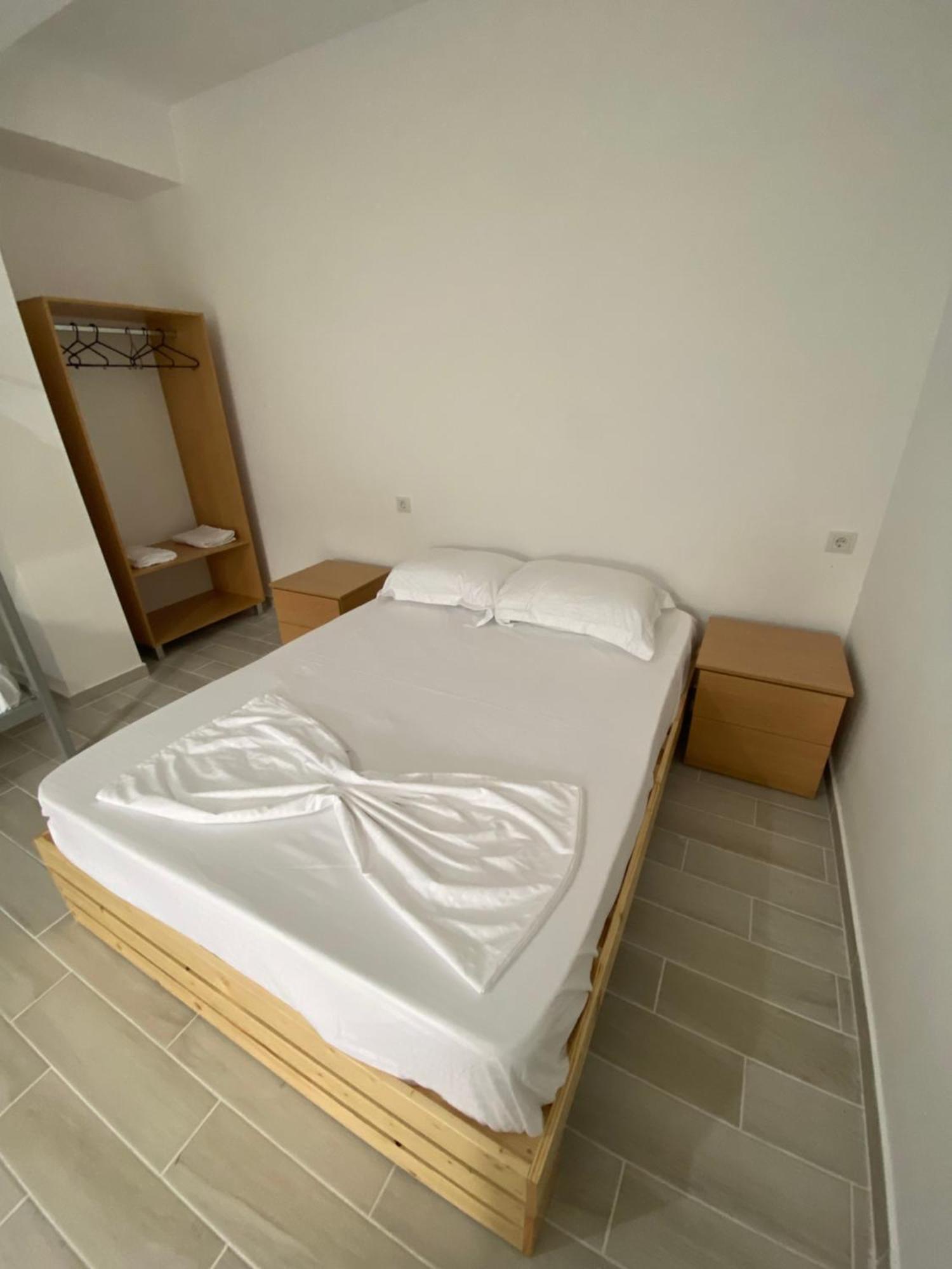 Eleni'S Holiday Rooms Himara Kültér fotó